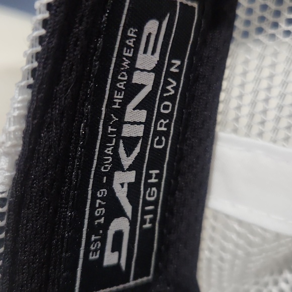 Dakine snapback trucker hat black and white - Picture 4 of 4